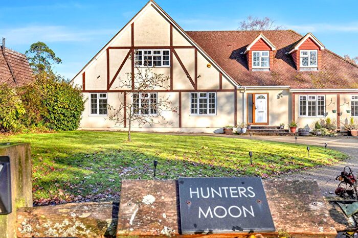 5 Bedroom Detached House For Sale In Upper Anstey Lane, Alton, GU34