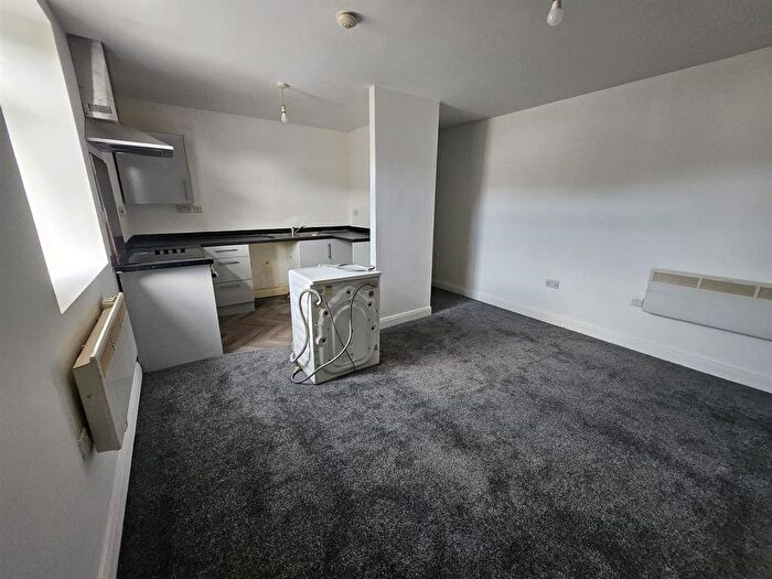 1 Bedroom Flat To Rent In - Halliwell Road, Bolton, BL1