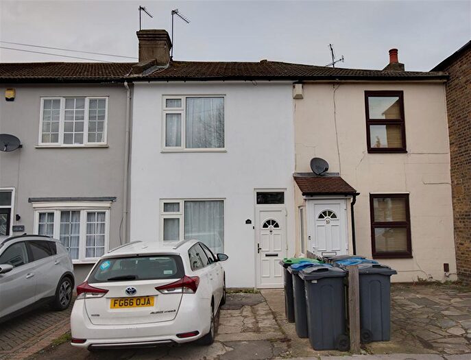 2 Bedroom Terraced House To Rent In Junction Road, South Croydon, CR2