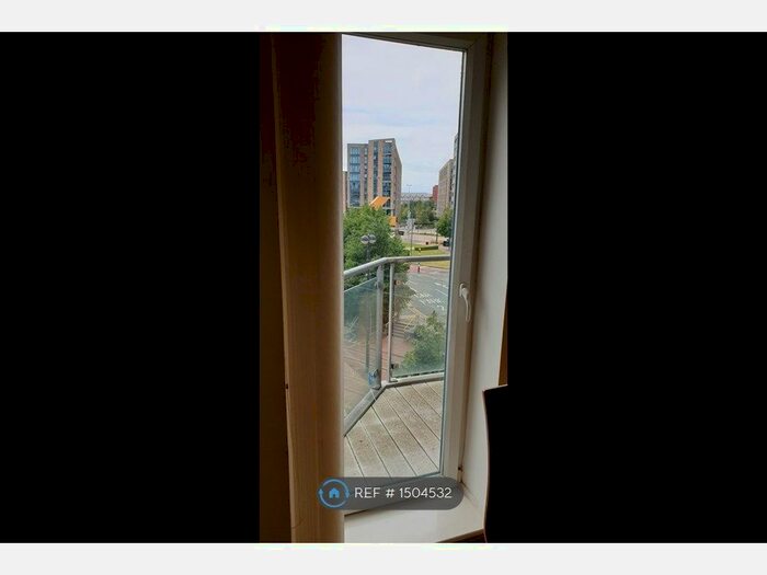 2 Bedroom Flat To Rent In X Q Building, Salford, M5
