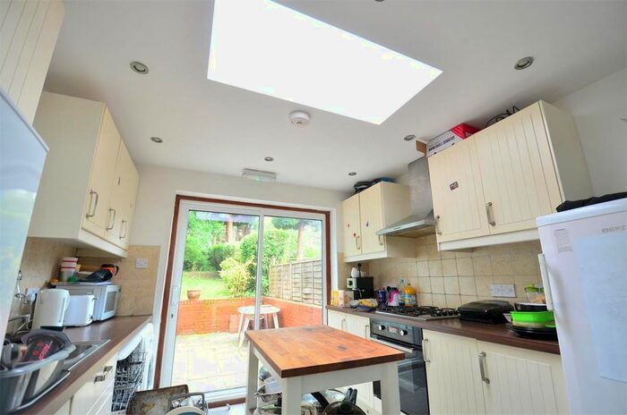 5 Bedroom Semi-Detached House To Rent In Lodgehill Road Selly Oak, Birmingham B29