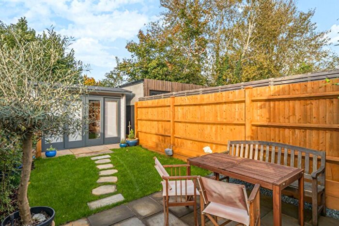 3 Bedroom Terraced House To Rent In Albert Street, Windsor, SL4