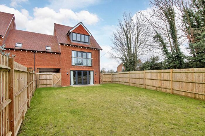 4 Bedroom Link Detached House For Sale In Thorndike Close, Aylesford, Kent, ME20