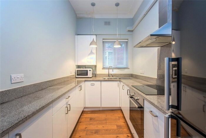 2 Bedroom Flat To Rent In Queens Avenue, London, N10