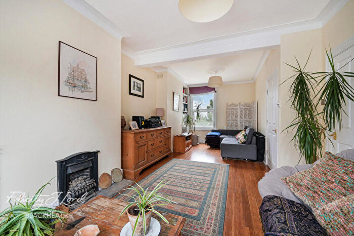 4 Bedroom End Of Terrace House For Sale In Nithdale Road, London, SE18