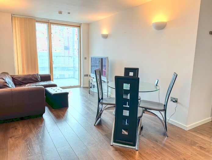 2 Bedroom Flat To Rent In West Point, Wellington Street, Leeds, LS1