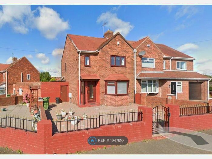 3 Bedroom Semi-Detached House To Rent In Ravensworth, Sunderland, SR2