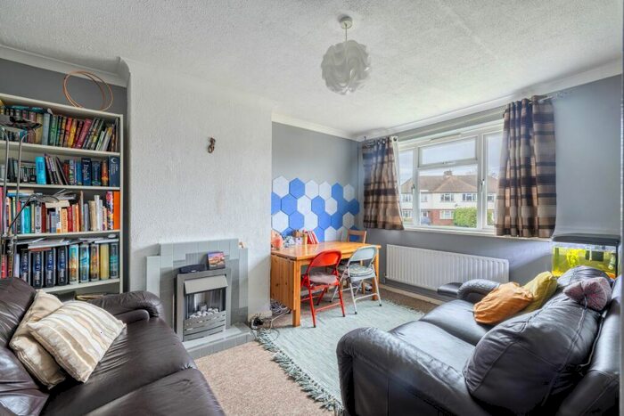 3 Bedroom Maisonette To Rent In Greenstede Avenue, East Grinstead, RH19