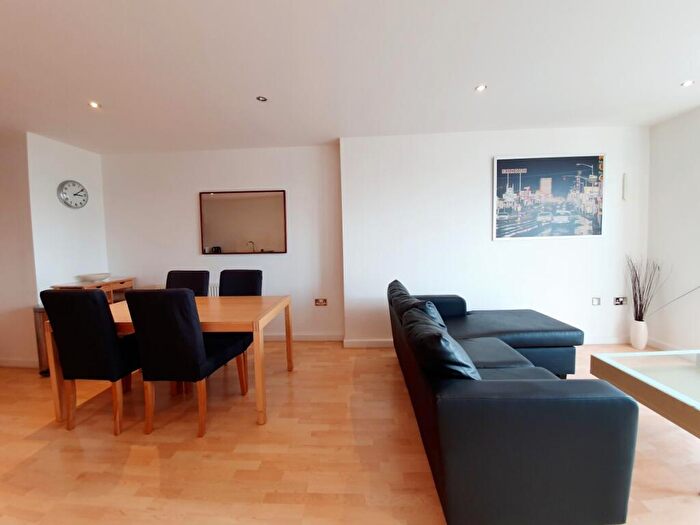 2 Bedroom Apartment For Sale In St James Quay, Brewery Wharf, Bowman Lane Leeds, LS10