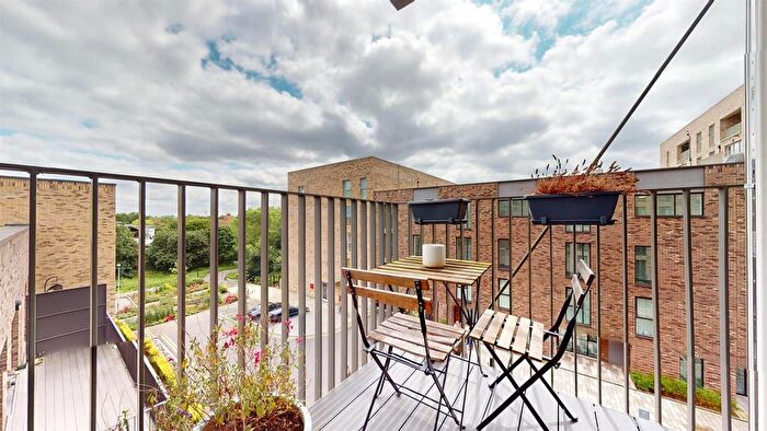 2 Bedroom Flat To Rent In Mahindra Way, Beckton, London, E6