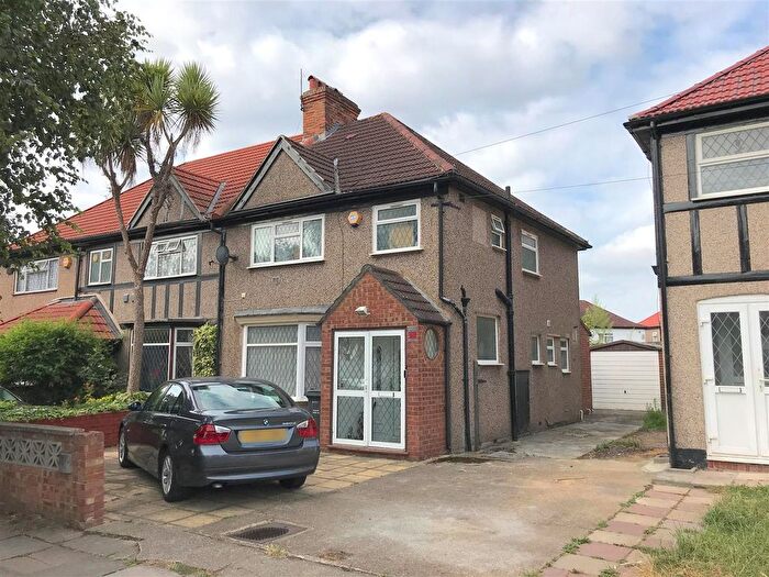 3 Bedroom Semi-Detached House To Rent In Gresham Road, Hounslow, TW3