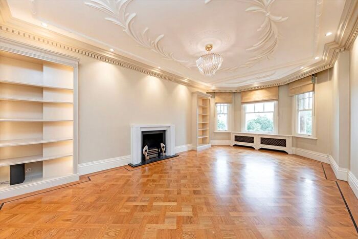 4 Bedroom Flat To Rent In Oakwood Court, London, W14