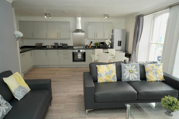 2 Bedroom Flat To Rent In Quay Road, The Barbican, Plymouth PL1