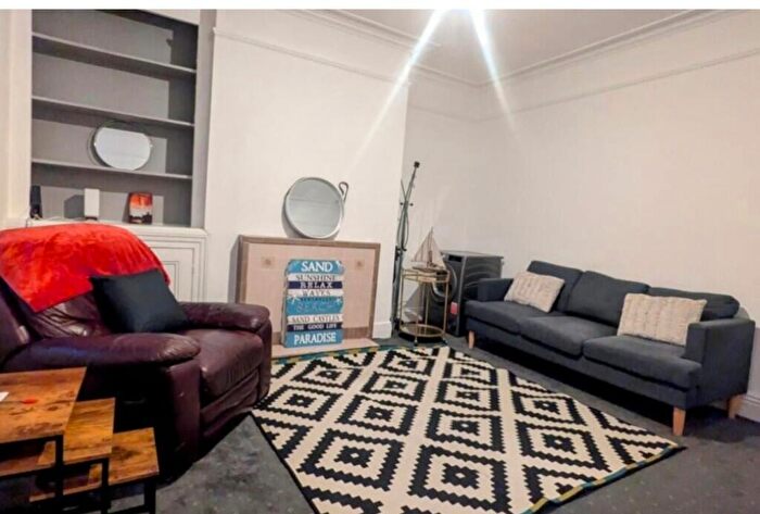 2 Bedroom Terraced House To Rent In Pennington Grove, Leeds, West Yorkshire, LS6