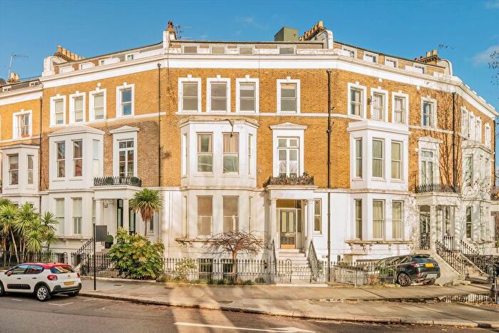 2 Bedroom Flat To Rent In Cromwell Crescent, Earls Court, SW5