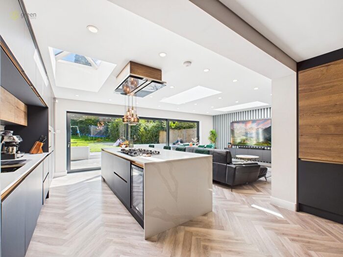 4 Bedroom Detached House For Sale In Tamworth Road, Sutton Coldfield, B75