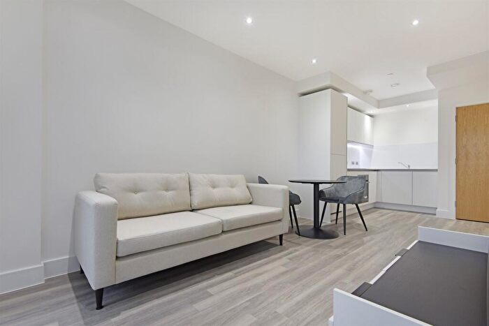 1 Bedroom Flat To Rent In Thames Road, London, E16