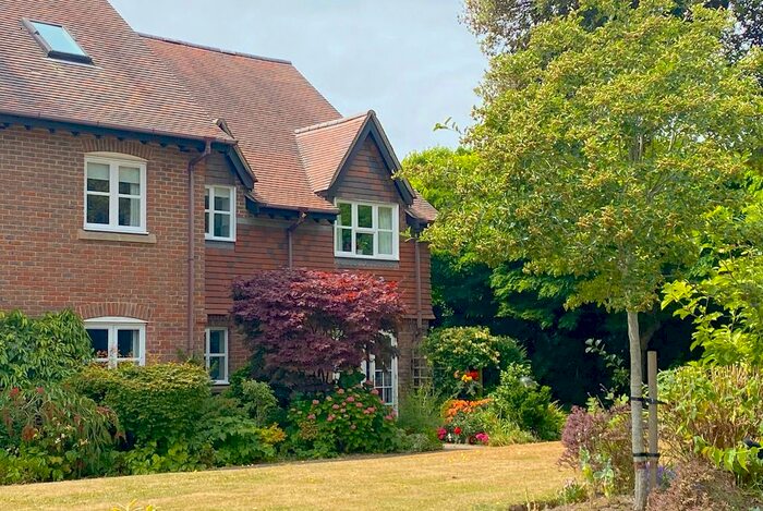 2 Bedroom Flat For Sale In Monmouth Court, Lymington, SO41