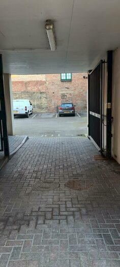 Garage / Parking To Rent In Cheshire Street, Brick Lane, London, E2