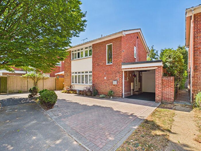 3 Bedroom Detached House For Sale In Lower Spinney, Warsash, SO31
