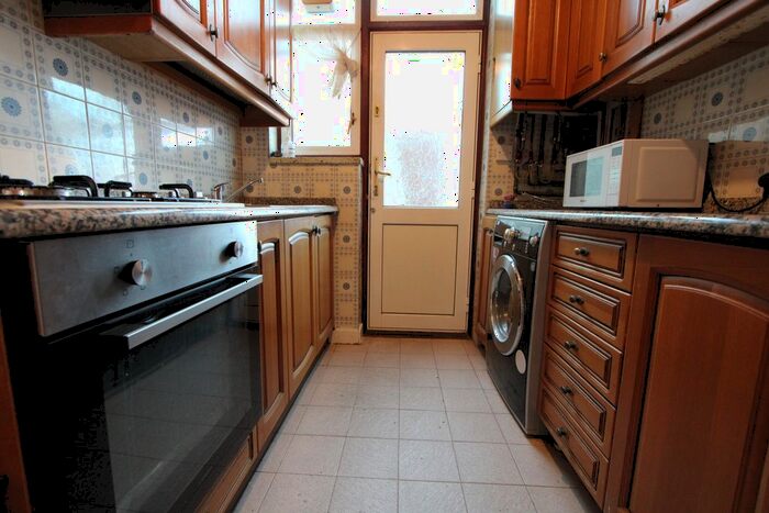 4 Bedroom Terraced House To Rent In Fishponds Road, London, SW17