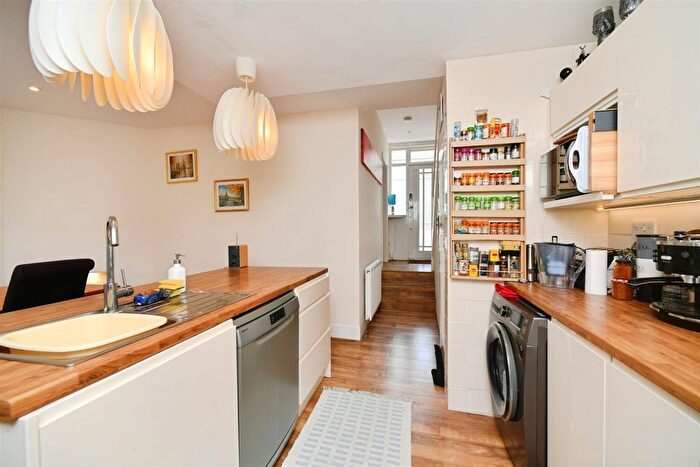 3 Bedroom Property To Rent In Roedale Road, Brighton, BN1