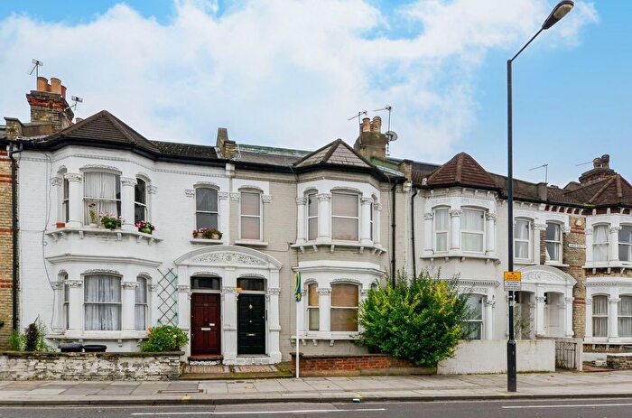 Studio To Rent In Dawes Road, Fulham Broadway, London, SW6