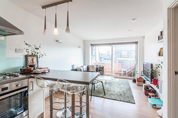 1 Bedroom Flat To Rent In Embassy Lodge, Green Lanes, London, N16