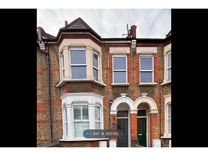 2 Bedroom Flat To Rent In Pattenden Road, London, SE6