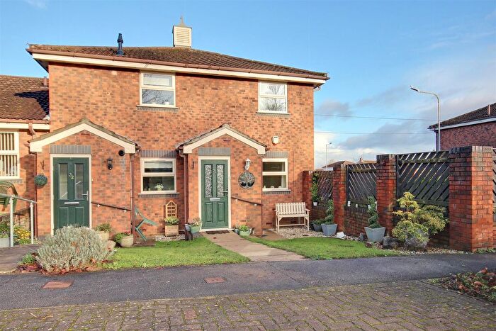 2 Bedroom Flat For Sale In Tudor Court, Willerby, HU10