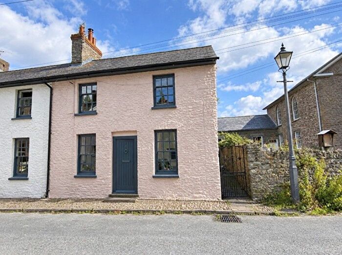 2 Bedroom End Of Terrace House For Sale In Bridge Street, Crickhowell, Powys., NP8
