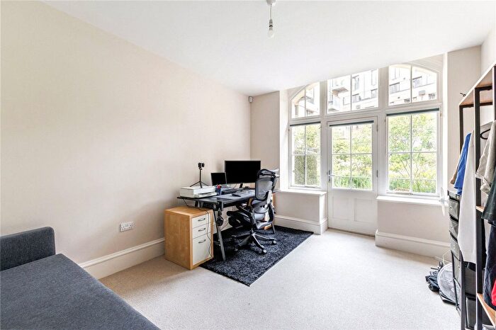 2 Bedroom Flat To Rent In French Yard, Bristol, Somerset, BS1