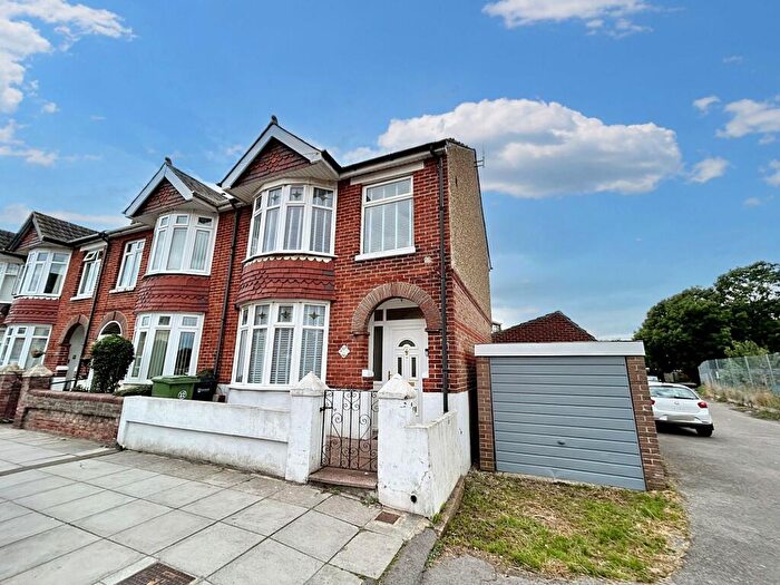 3 Bedroom Semi-Detached House For Sale In Westover Road, Portsmouth, PO3