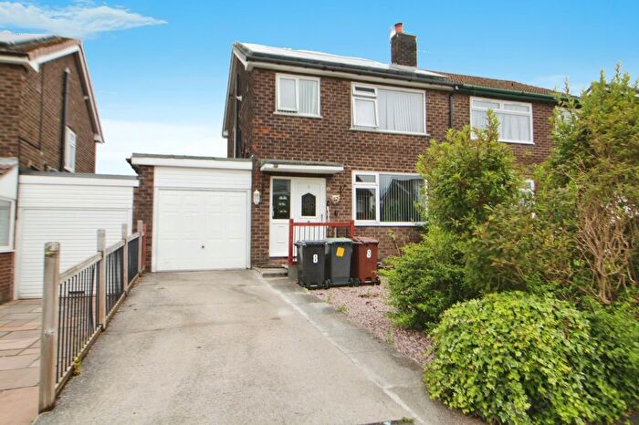 3 Bedroom Semi-Detached House To Rent In North Brook Road, Hadfield, Glossop, Derbyshire, SK13