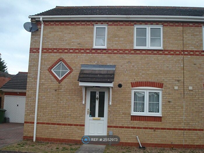 3 Bedroom Semi-Detached House To Rent In Knights Mews, Peterborough, PE2