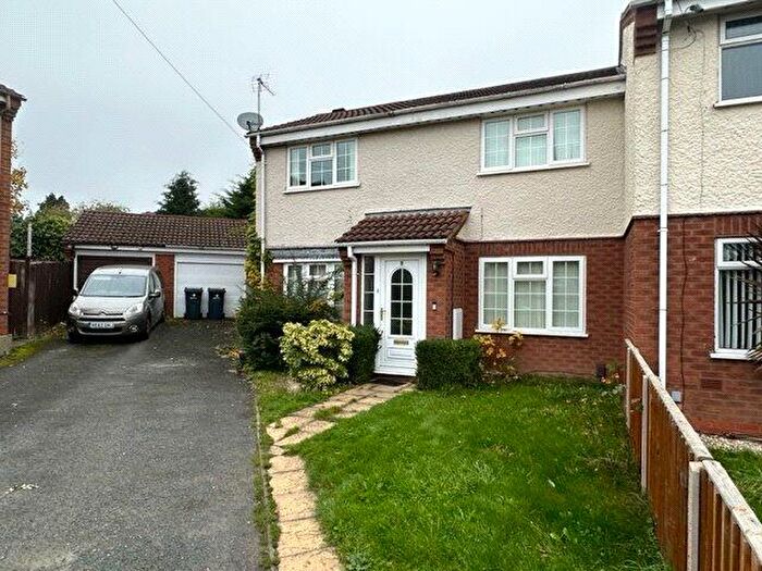 3 Bedroom Semi-Detached House To Rent In Rudyngfield Drive, Birmingham, West Midlands, B33