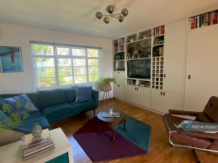 2 Bedroom Flat To Rent In Cintra Court, London, SE19