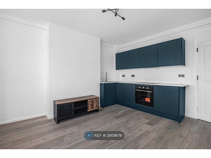 3 Bedroom Flat To Rent In Kingston Road, Kingston Upon Thames, KT1