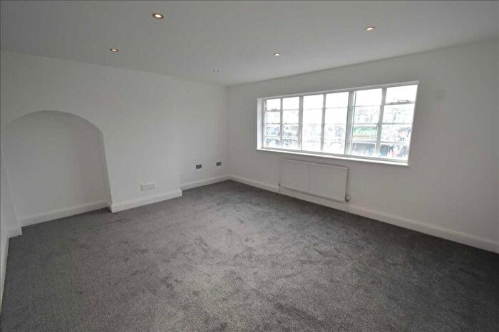 3 Bedroom Apartment To Rent In Broadway, Bexleyheath, DA6