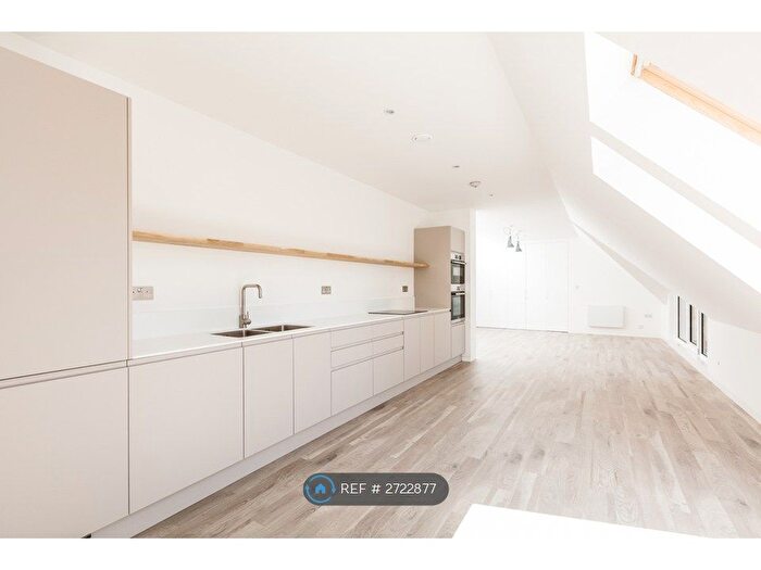 2 Bedroom Flat To Rent In Wellclose House, Orpington, BR6