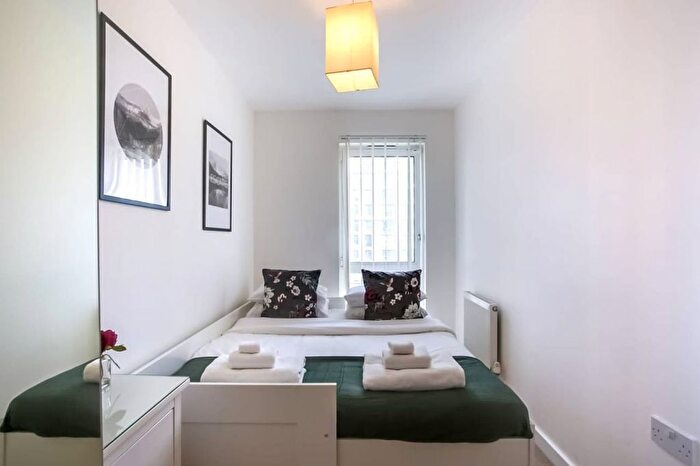2 Bedroom Flat To Rent In Flat, Barge Walk, London, Uk, London, SE10
