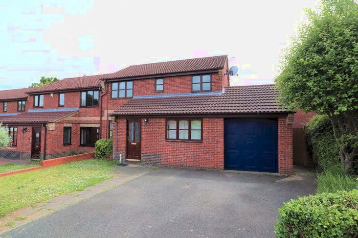 3 Bedroom Semi-Detached House To Rent In Heathfield Avenue, Branston, Lincoln, LN4