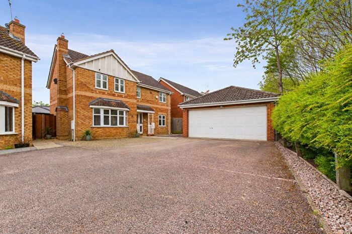 4 Bedroom Detached House For Sale In Daimler Avenue, Yaxley, PE7