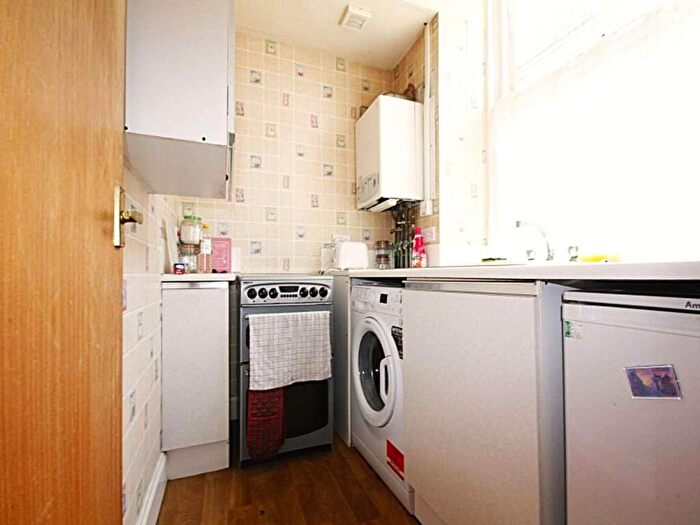 1 Bedroom Flat To Rent In Thistle Place, Viewforth, Edinburgh, EH11