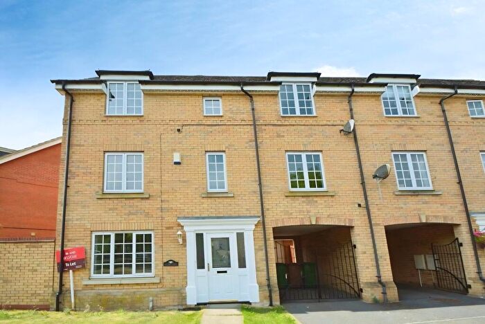 5 Bedroom Town House To Rent In Tinus Avenue, Hampton Vale, Peterborough, PE7