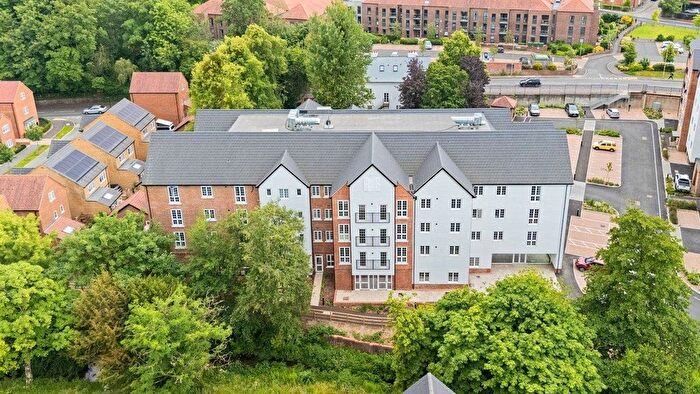 2 Bedroom Flat For Sale In Plot - Bed Apartment, Block F, Rivermead Gardens, Alton, GU34