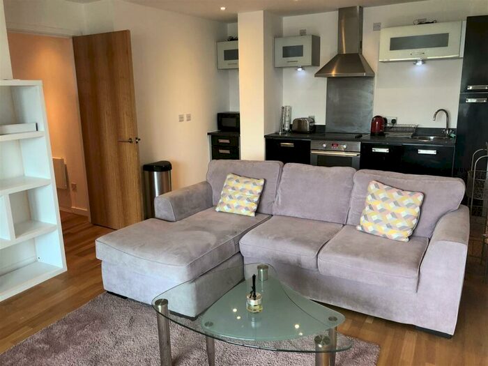 2 Bedroom Apartment To Rent In Gateway East, Marsh Lane, Leeds, LS9