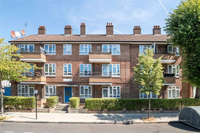 2 Bedroom Flat For Sale In Almack Road, Clapton, London, E5