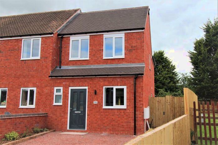 3 Bedroom End Of Terrace House For Sale In Courts Close, Hanbury, Bromsgrove, B60