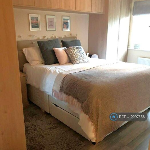 3 Bedroom Semi-Detached House To Rent In Mawkin Close, Norwich, NR5